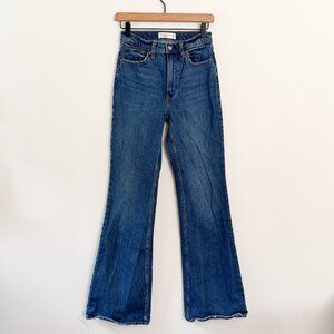 abercrombie & fitch // High Rise The VIntage Flare Jean // 25 // 0L